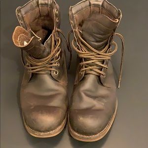 Men’s Timberlands size 12